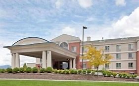 Triple Play Resort Hotel & Suites