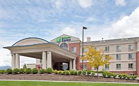 Triple Play Resort Hotel & Suites